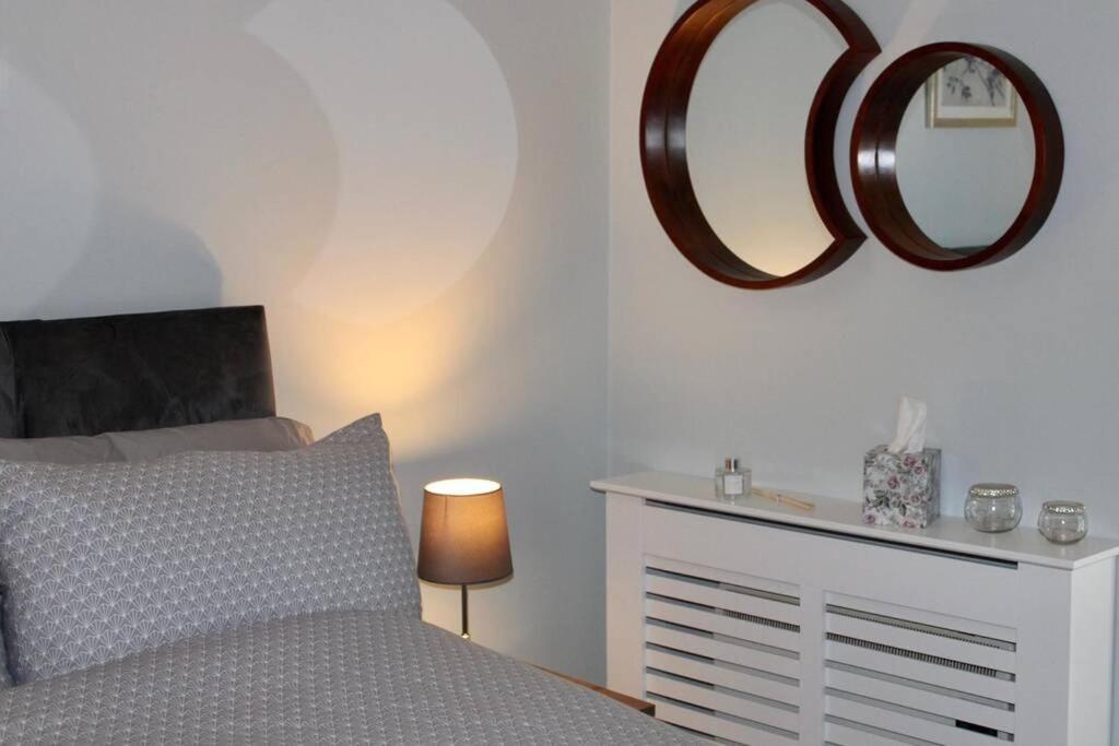 Boutique 2-Bed Town Centre Apartment Ballina  Zewnętrze zdjęcie