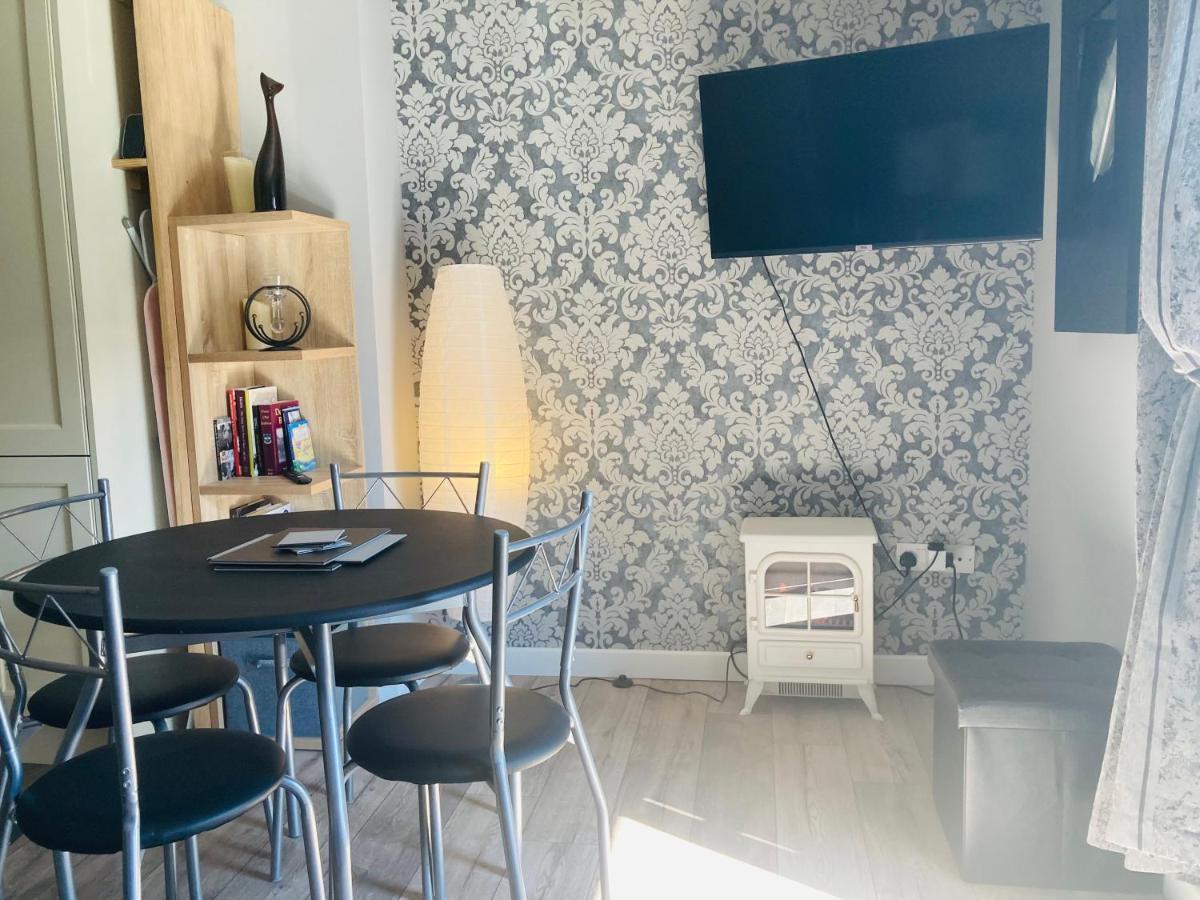 Boutique 2-Bed Town Centre Apartment Ballina  Zewnętrze zdjęcie
